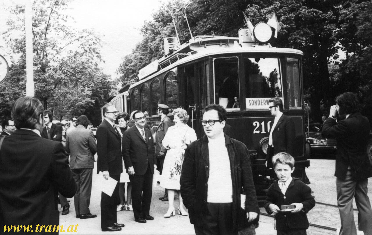 Offizielle Eröffnungsfahrt der WTM-Tramway-Stadtrundfahrten Rund um Wien am 20. Mai 1973